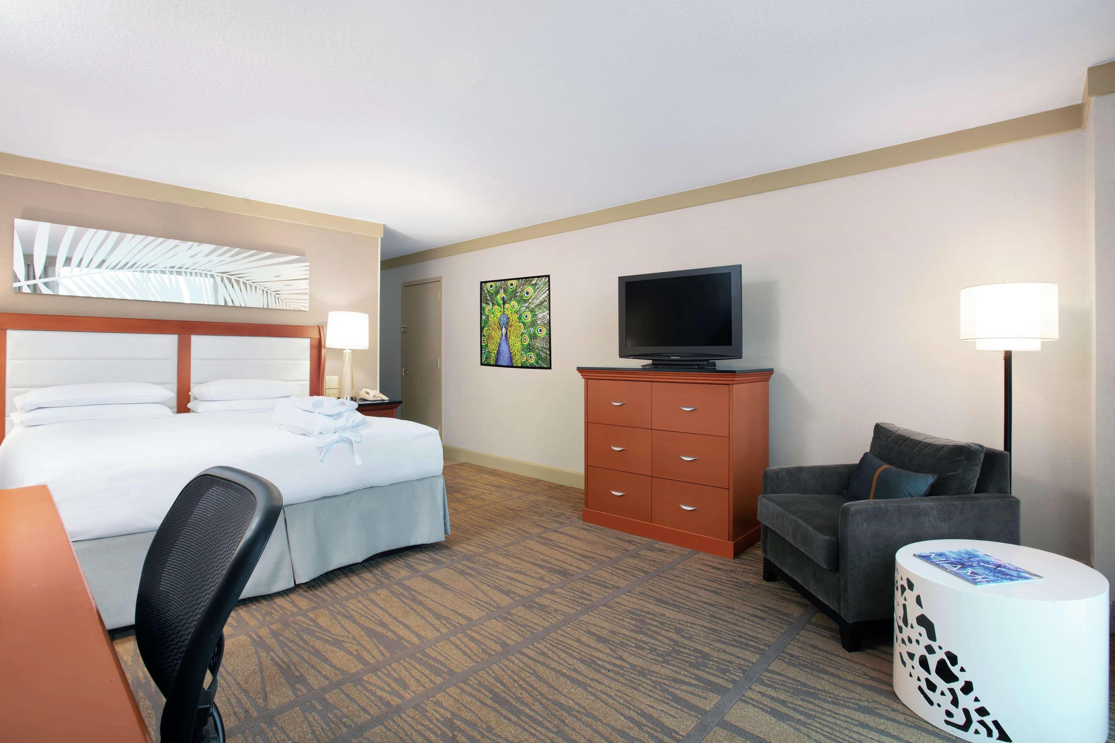Doubletree By Hilton Hotel Miami Airport & Convention Center Miami Springs Екстериор снимка