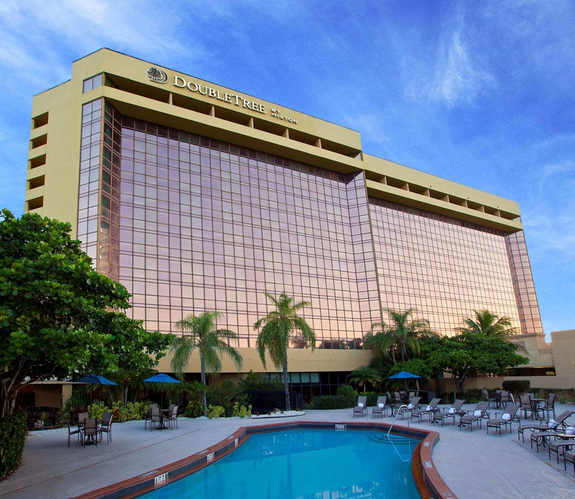 Doubletree By Hilton Hotel Miami Airport & Convention Center Екстериор снимка