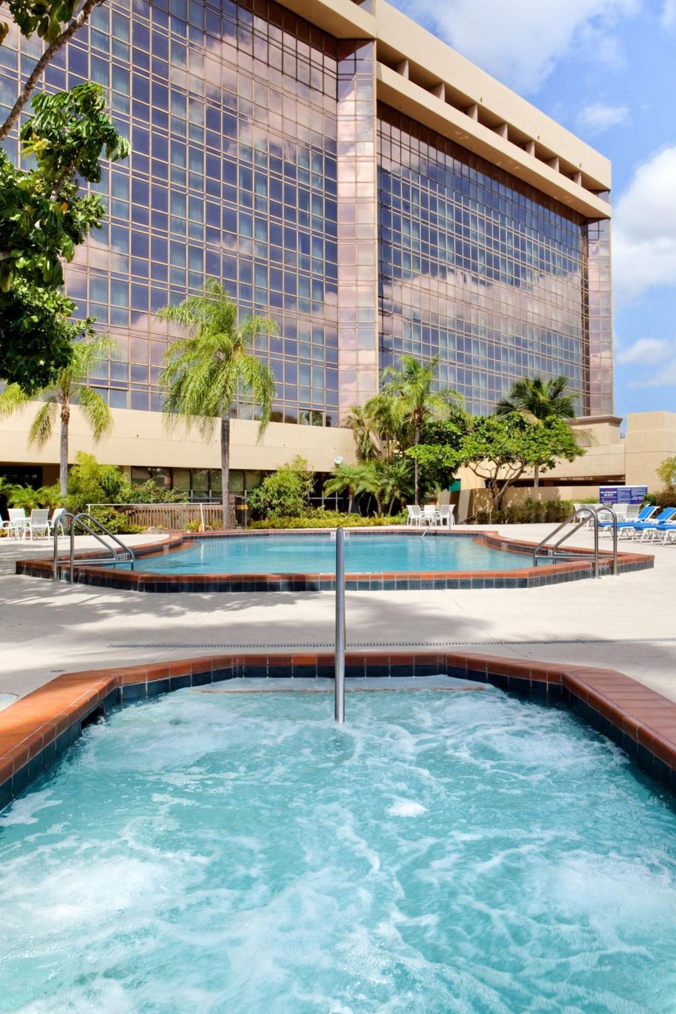 Doubletree By Hilton Hotel Miami Airport & Convention Center Miami Springs Екстериор снимка