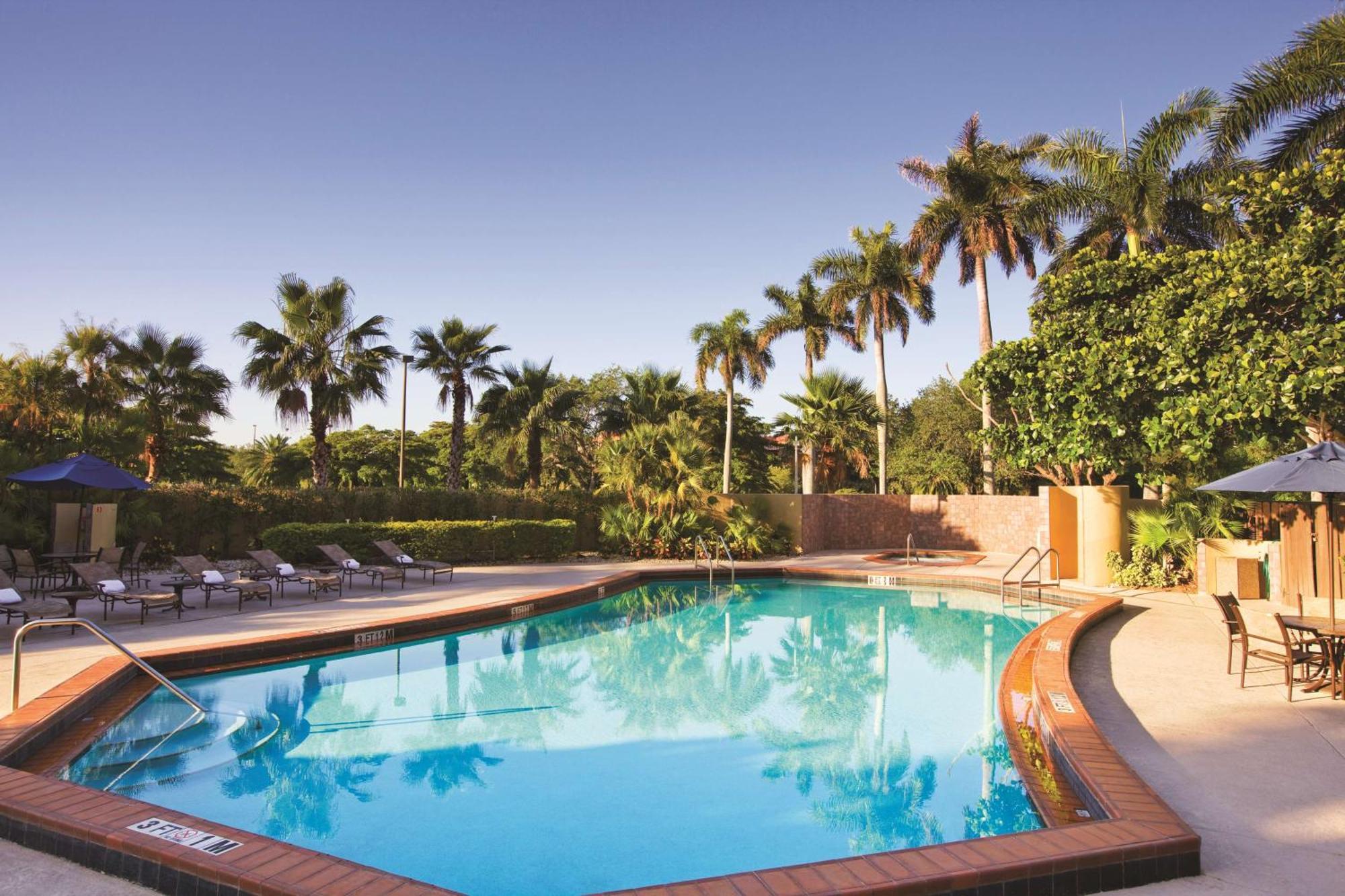 Doubletree By Hilton Hotel Miami Airport & Convention Center Miami Springs Екстериор снимка